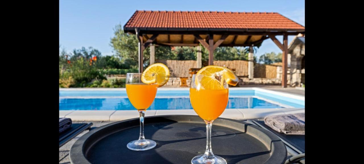 Olive Tree House With Jacuzzi, Wifi And 40M2 Pool Siritovci Exterior foto