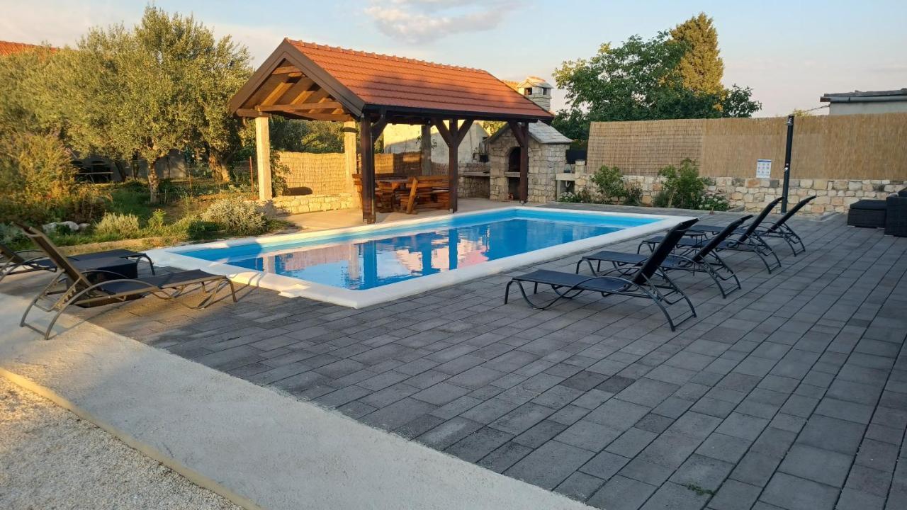 Olive Tree House With Jacuzzi, Wifi And 40M2 Pool Siritovci Exterior foto