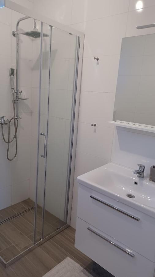 Olive Tree House With Jacuzzi, Wifi And 40M2 Pool Siritovci Exterior foto