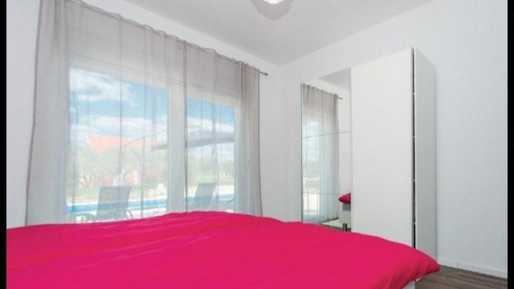 Olive Tree House With Jacuzzi, Wifi And 40M2 Pool Siritovci Exterior foto