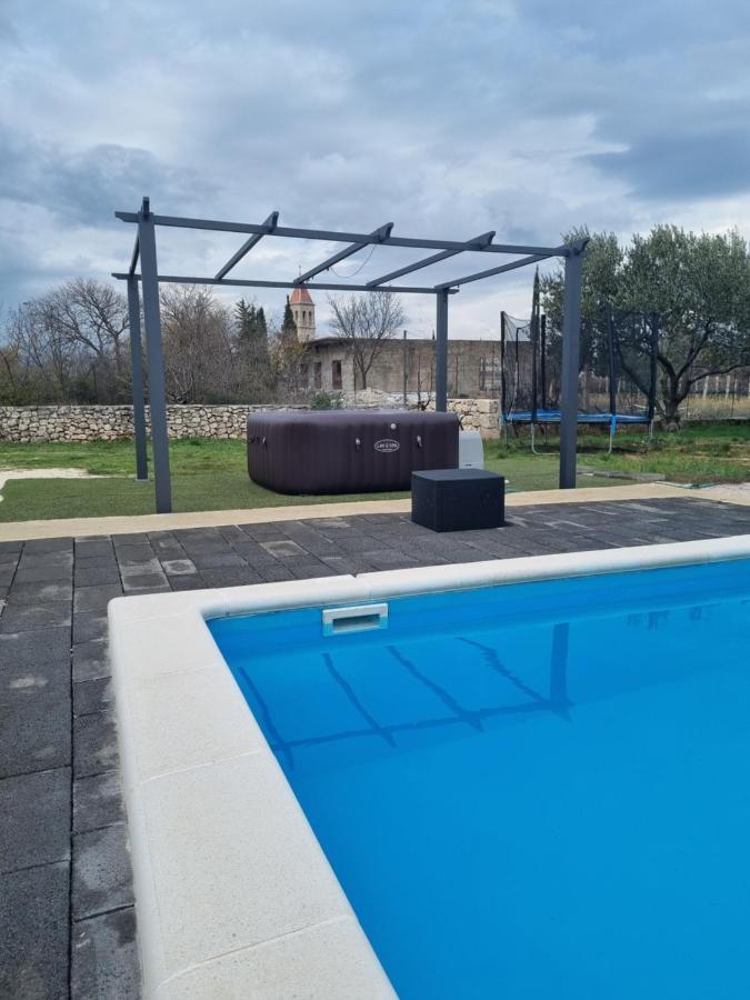 Olive Tree House With Jacuzzi, Wifi And 40M2 Pool Siritovci Exterior foto
