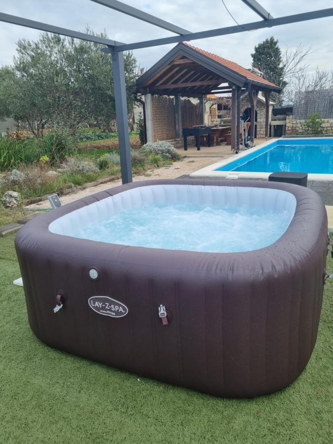 Olive Tree House With Jacuzzi, Wifi And 40M2 Pool Siritovci Exterior foto